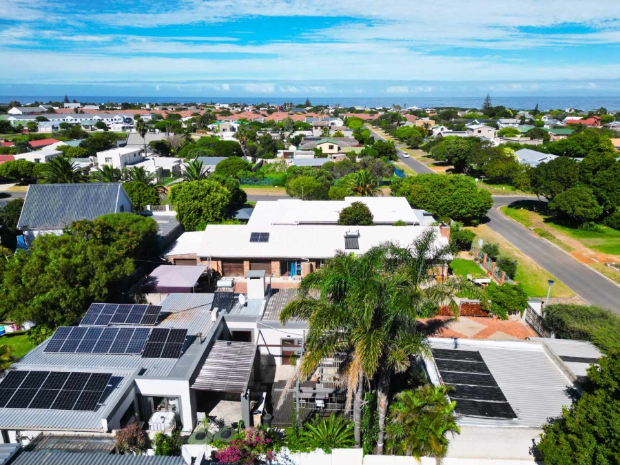 4 Bedroom Property for Sale in Sandbaai Western Cape